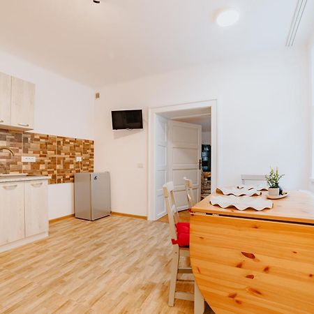 Anastasia Apartments With Parking บราชอฟ ภายนอก รูปภาพ