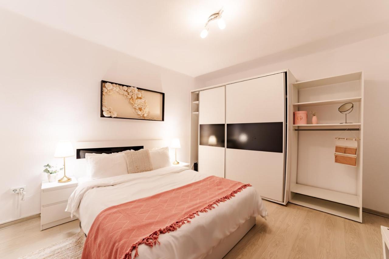 Anastasia Apartments With Parking บราชอฟ ภายนอก รูปภาพ