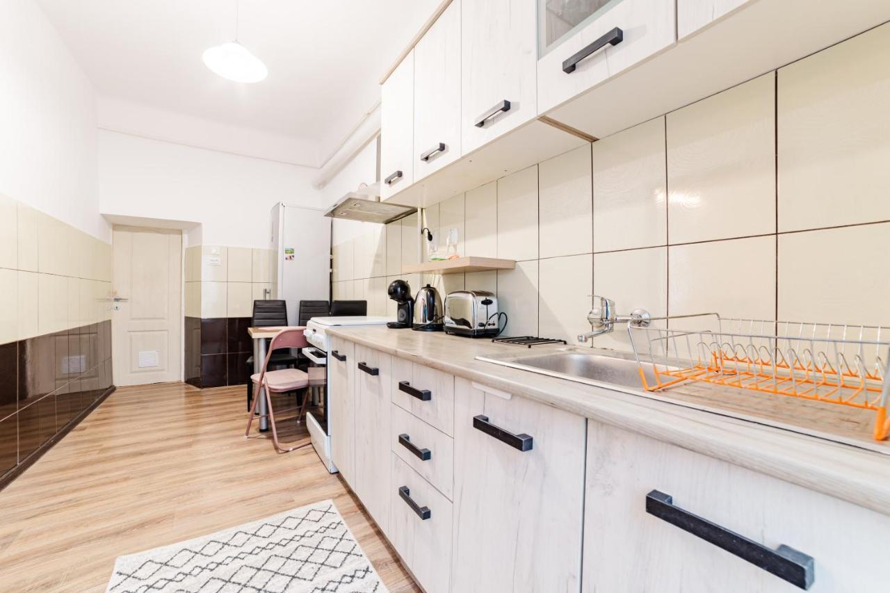 Anastasia Apartments With Parking บราชอฟ ภายนอก รูปภาพ