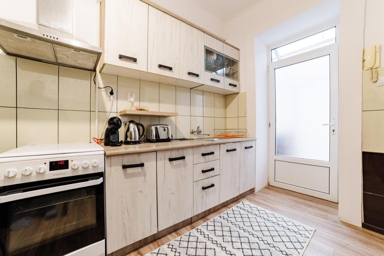 Anastasia Apartments With Parking บราชอฟ ภายนอก รูปภาพ