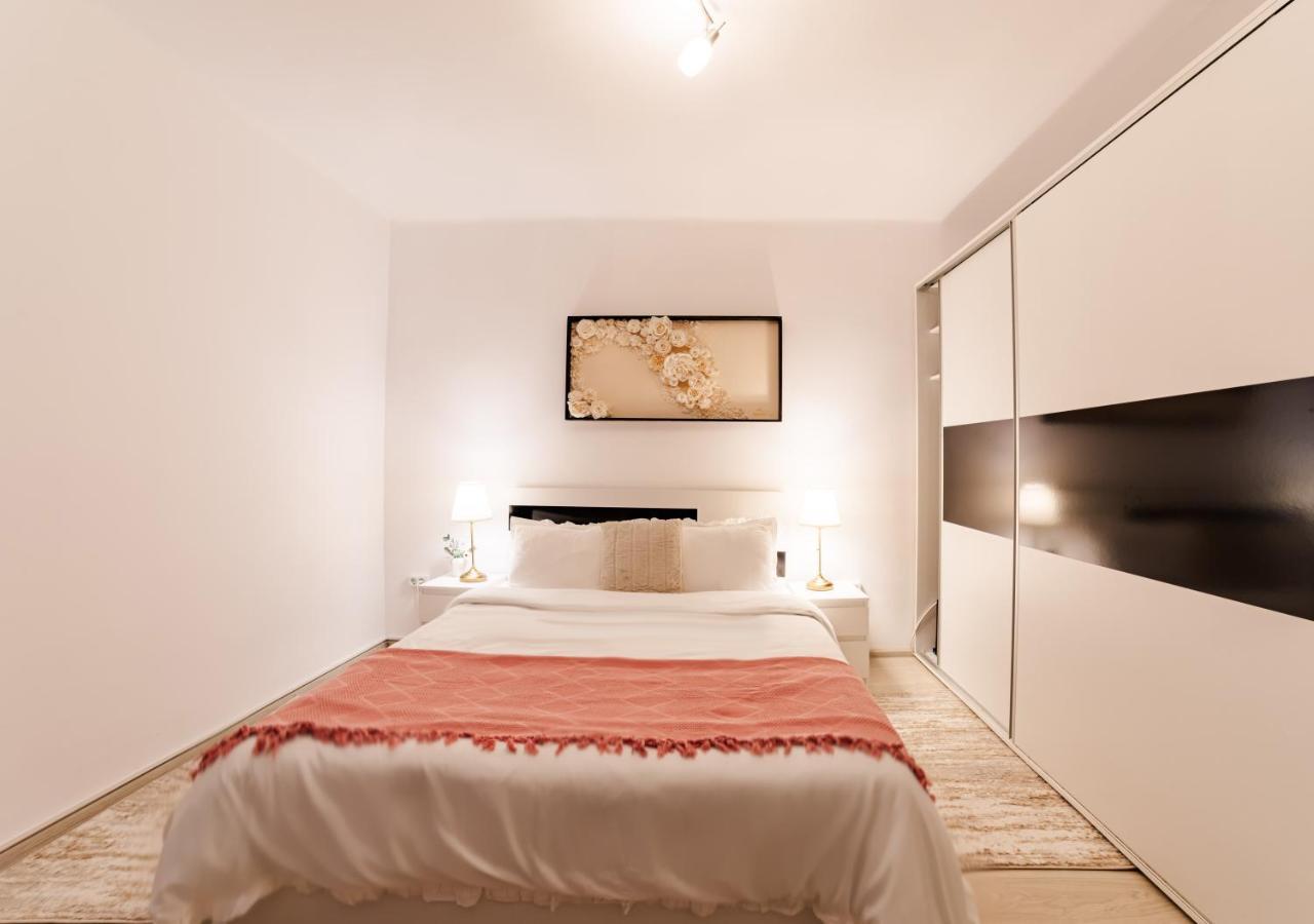 Anastasia Apartments With Parking บราชอฟ ภายนอก รูปภาพ