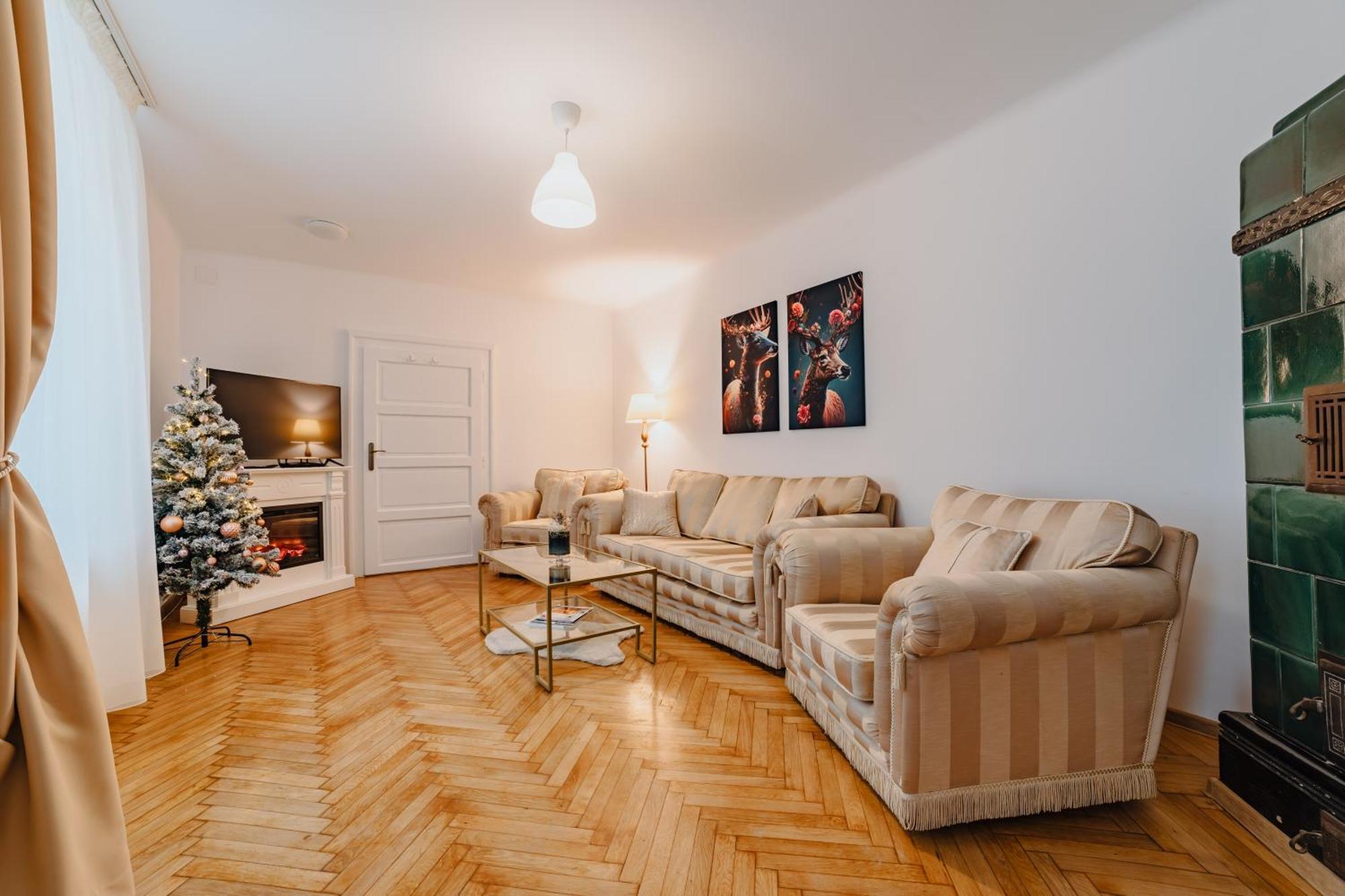 Anastasia Apartments With Parking บราชอฟ ภายนอก รูปภาพ