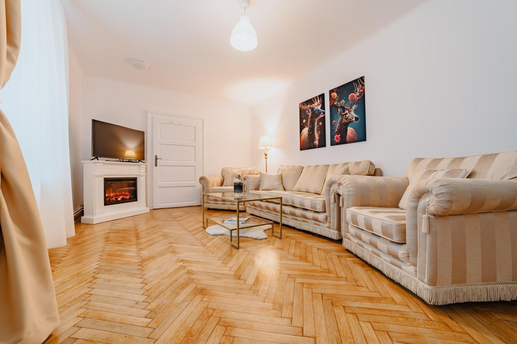 Anastasia Apartments With Parking บราชอฟ ภายนอก รูปภาพ
