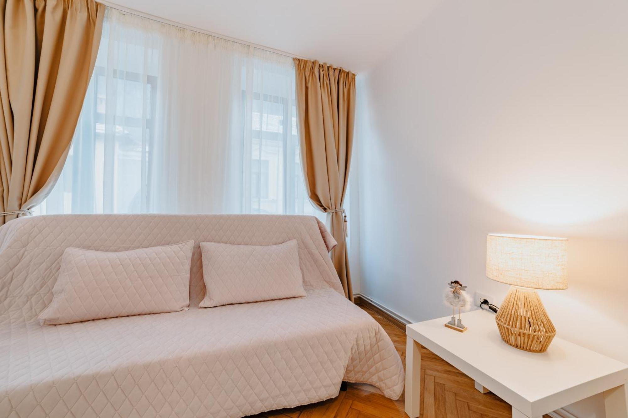 Anastasia Apartments With Parking บราชอฟ ภายนอก รูปภาพ